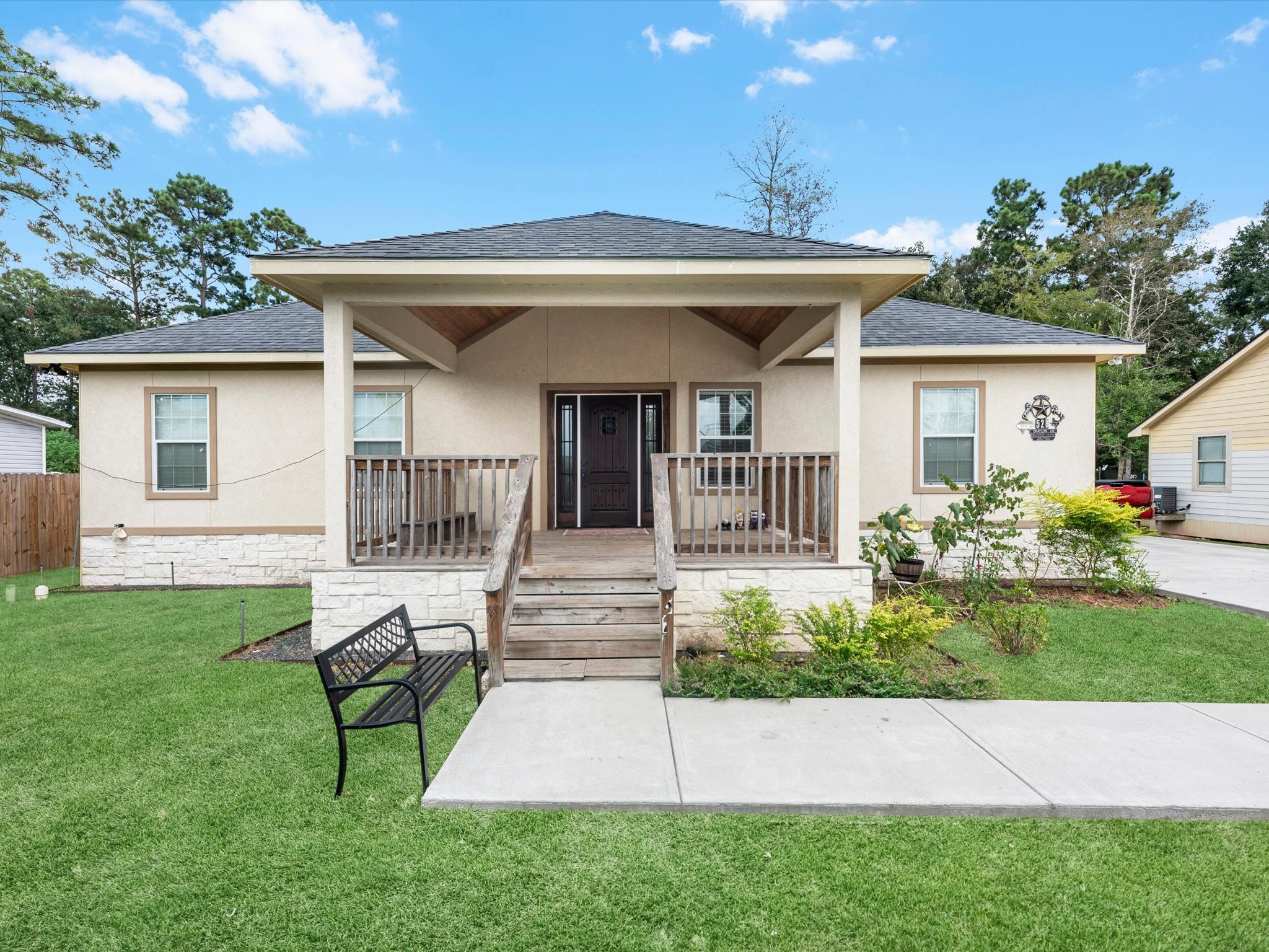 Listing photo 1
