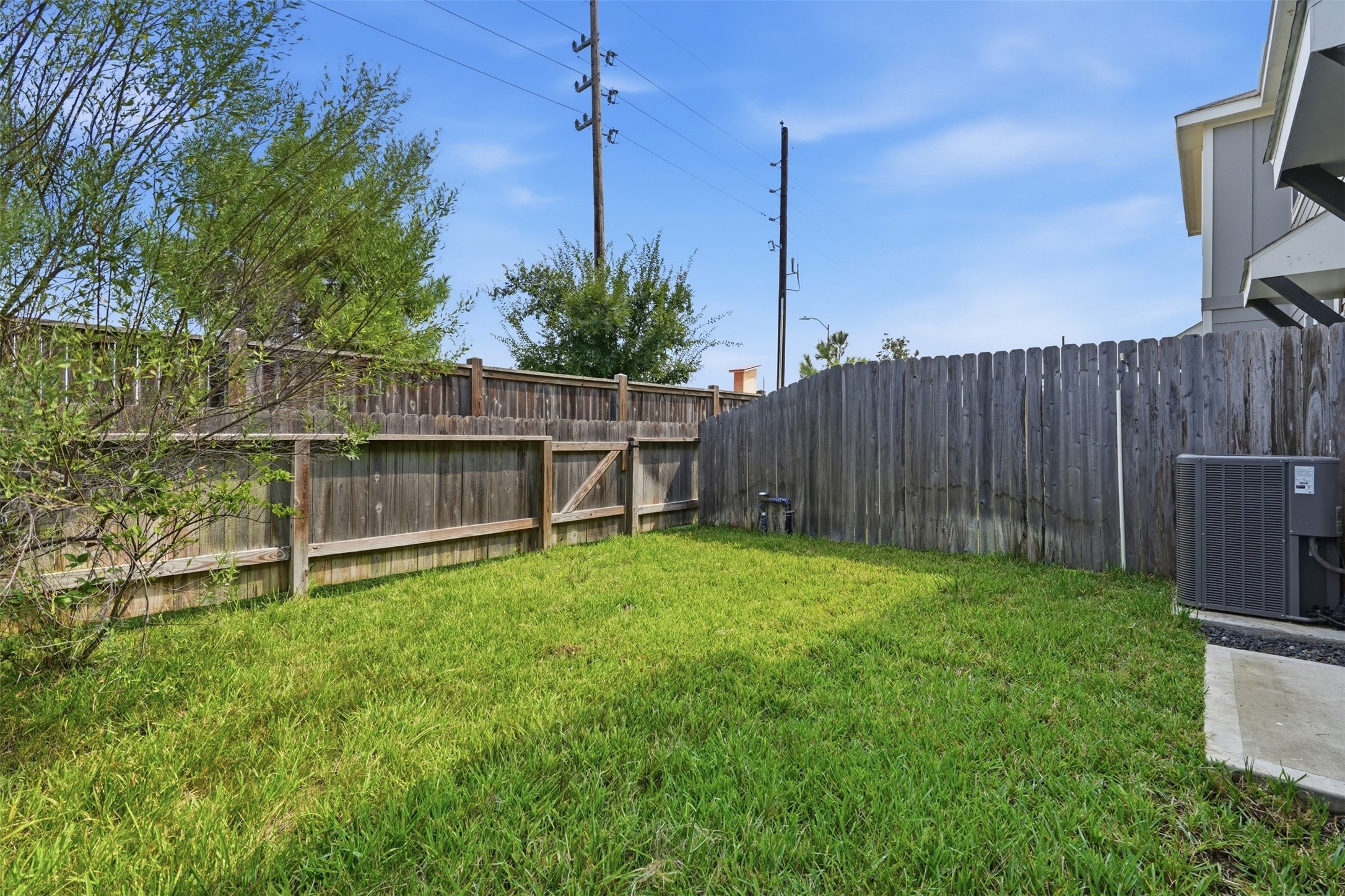 Listing photo 5
