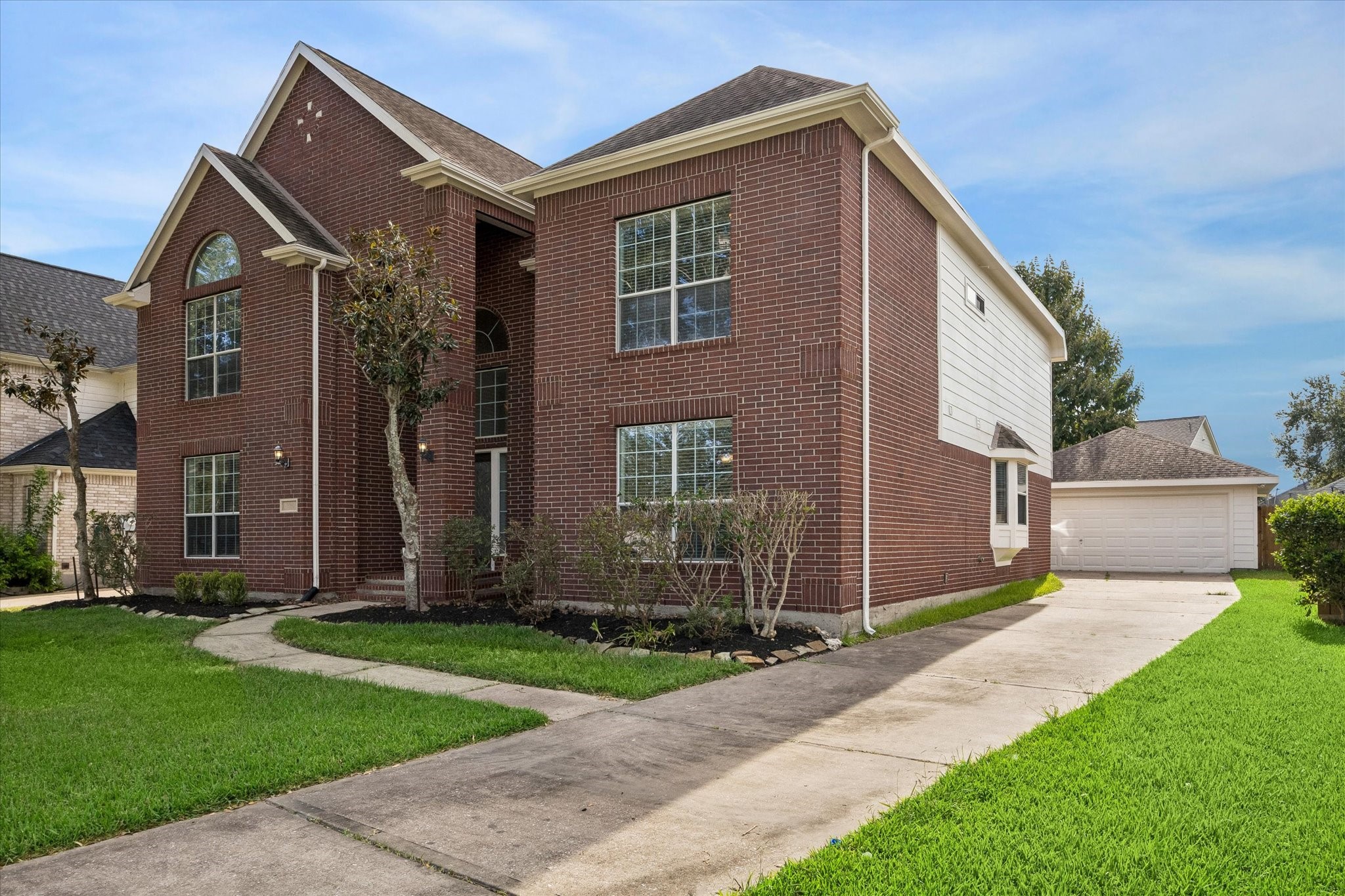 Listing photo 2