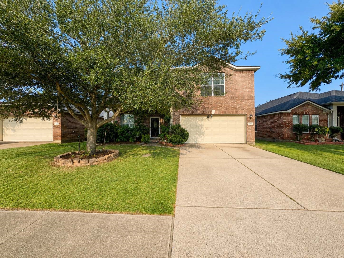 Listing photo 3