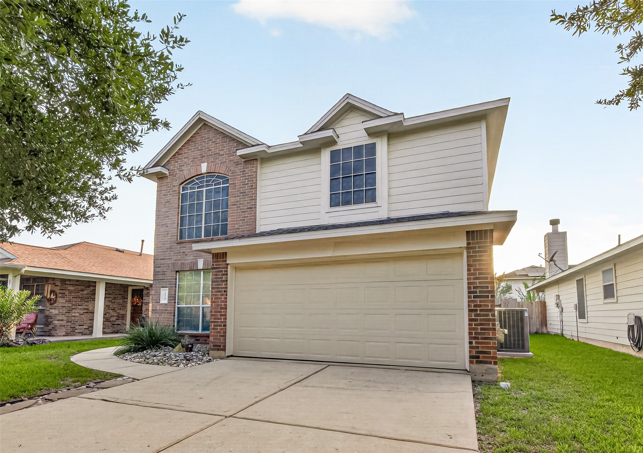 Listing photo 1