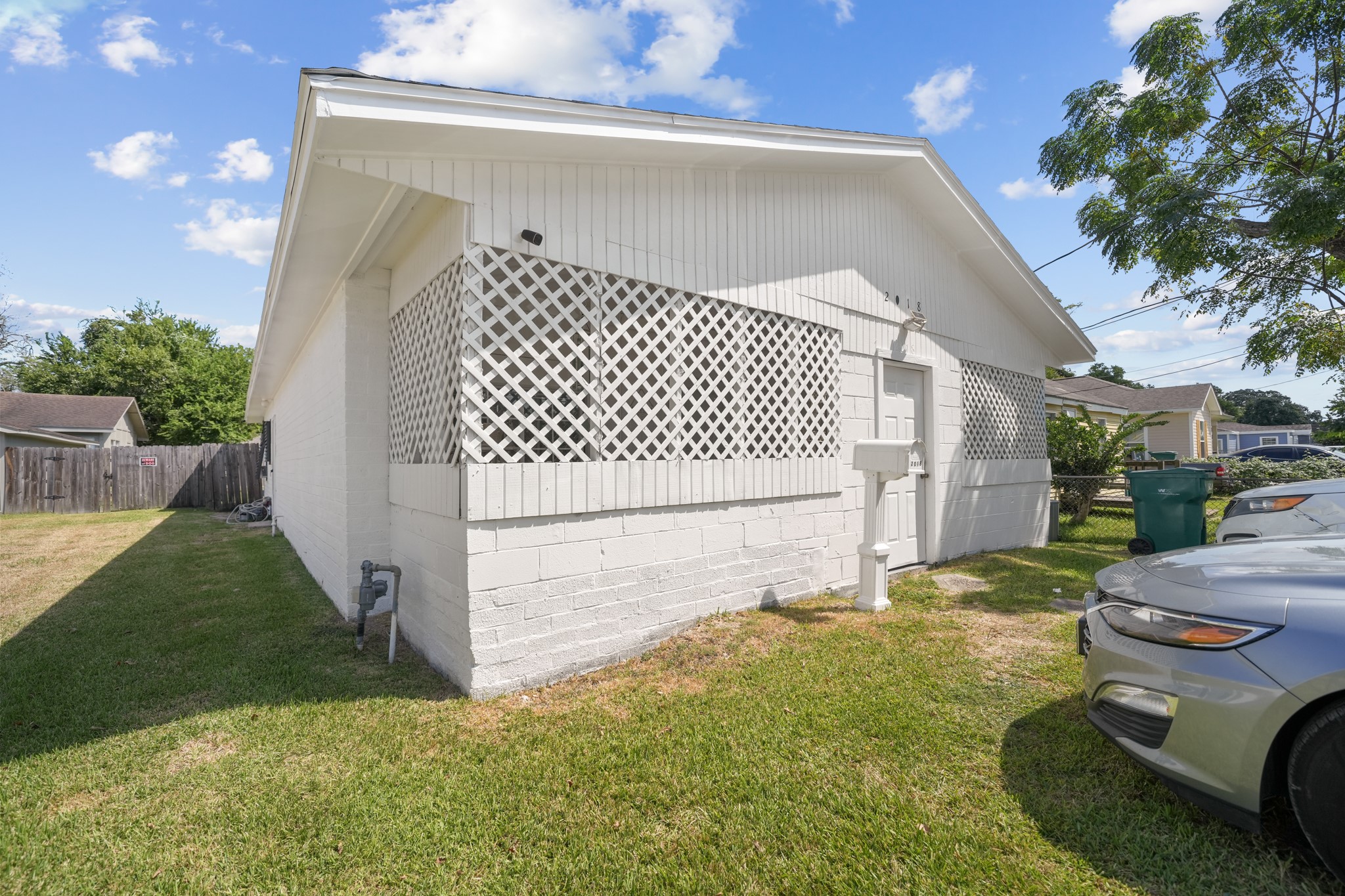 Listing photo 4