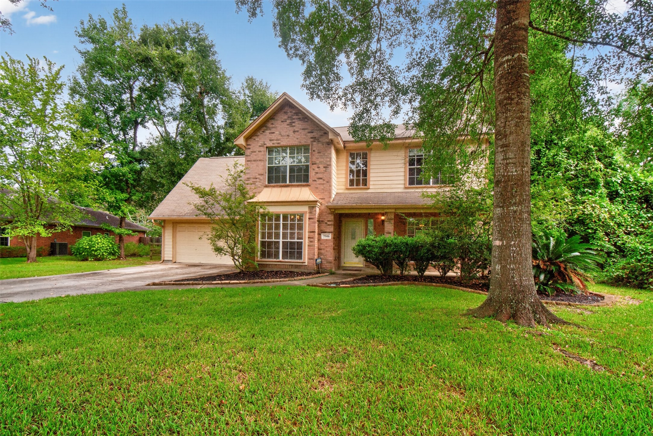 Listing photo 1
