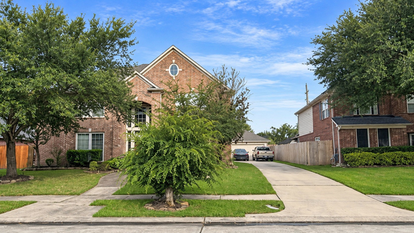 Listing photo 2