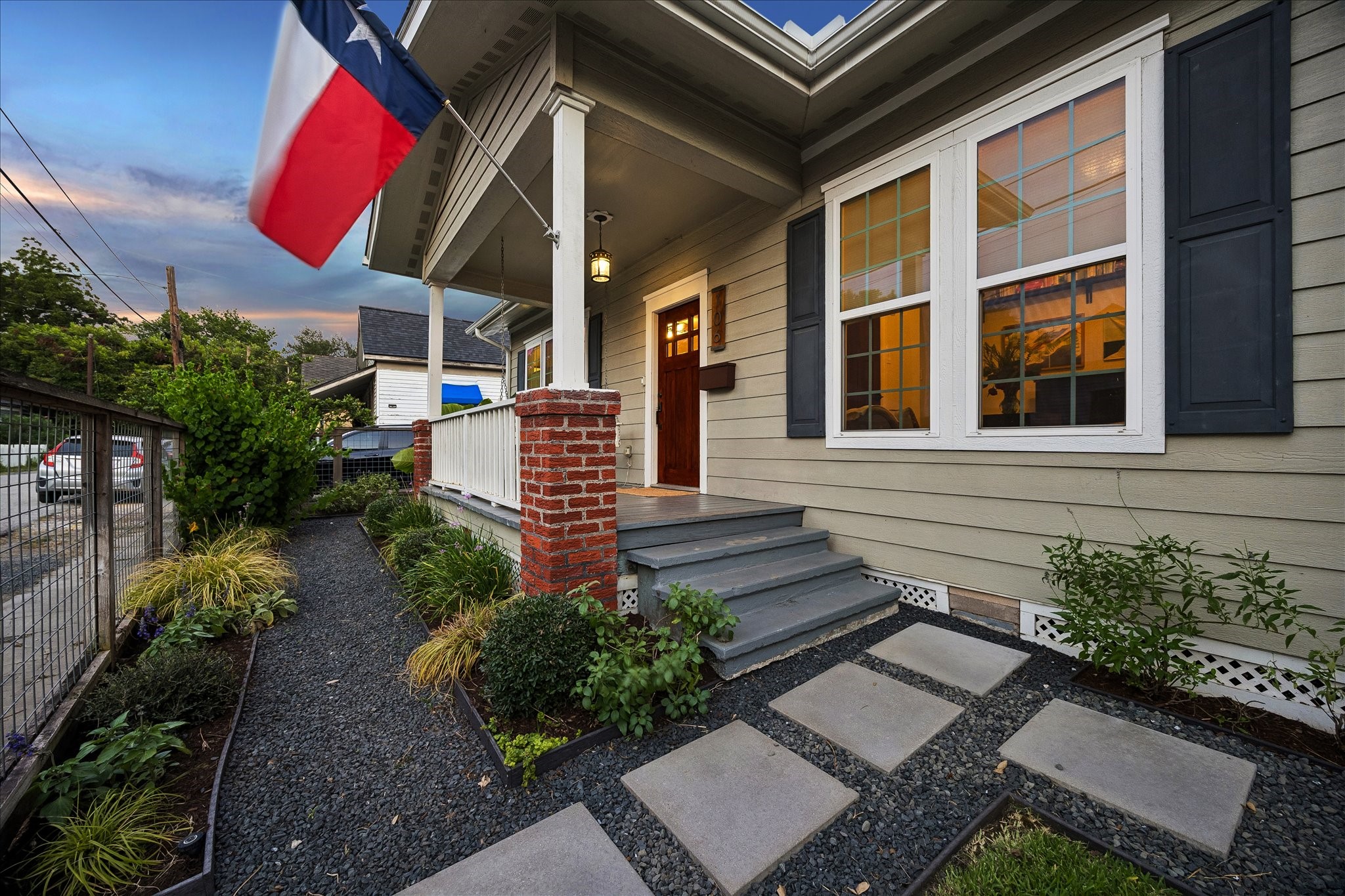 Listing photo 3