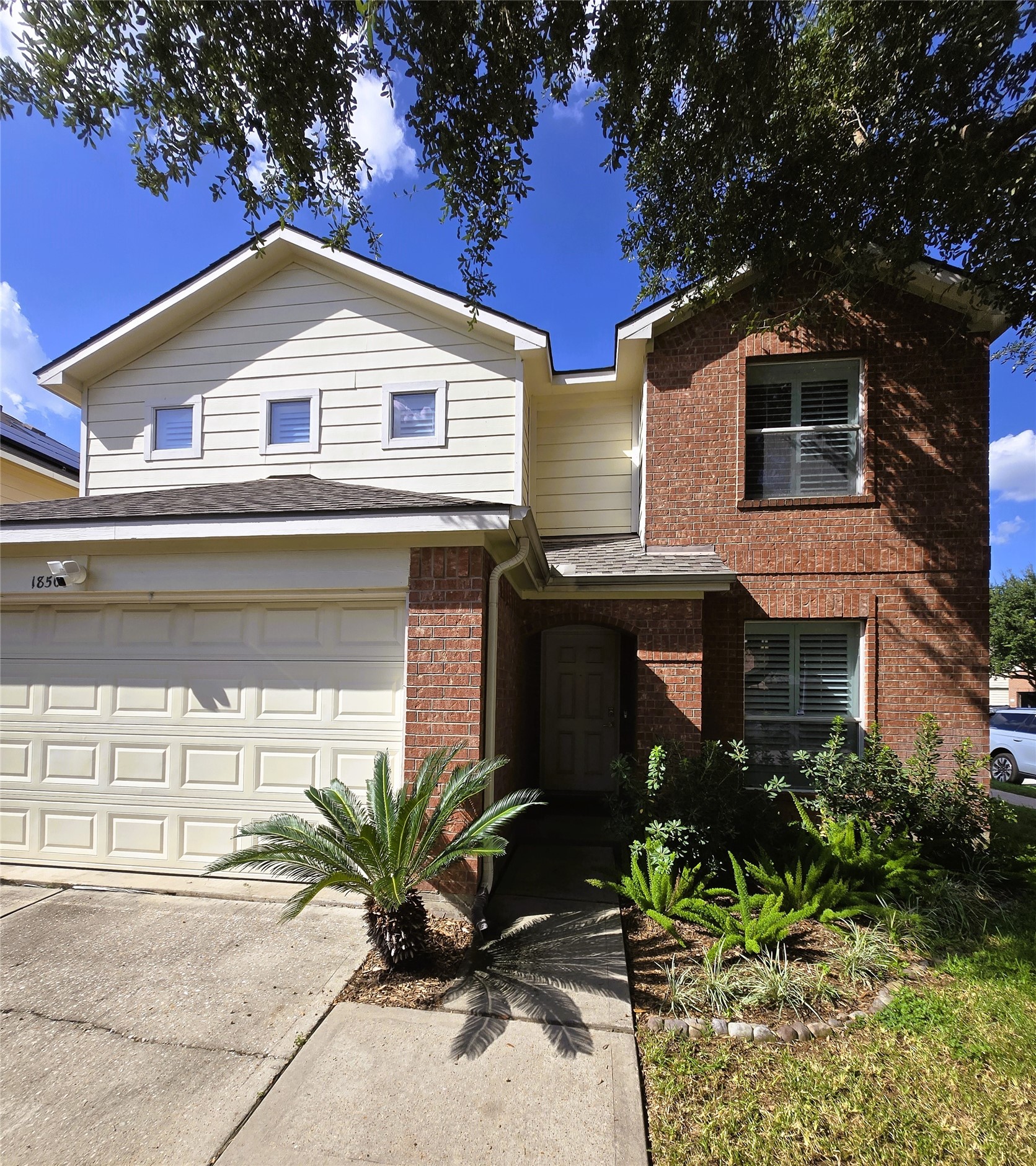 Listing photo 1