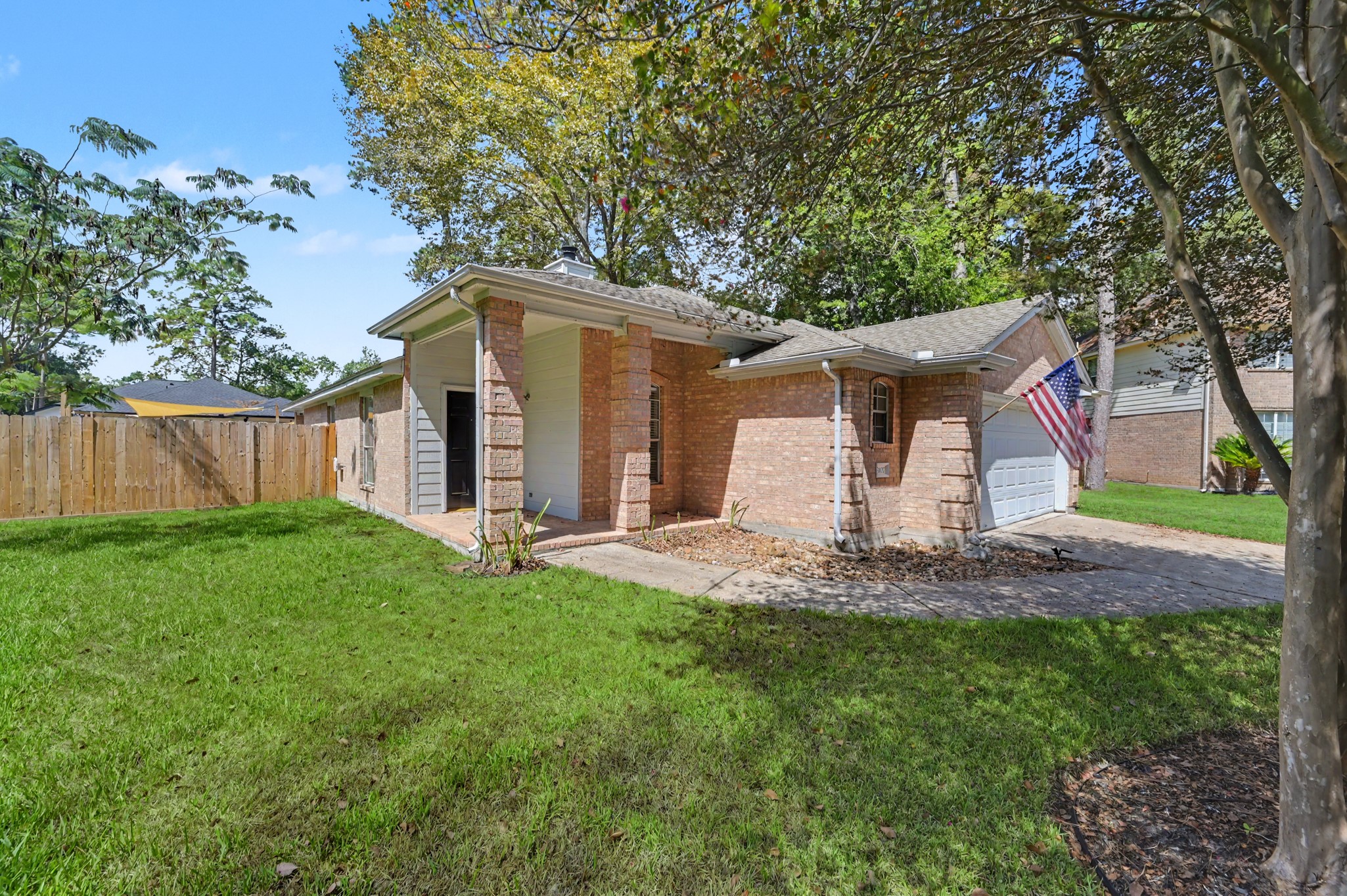 Listing photo 3