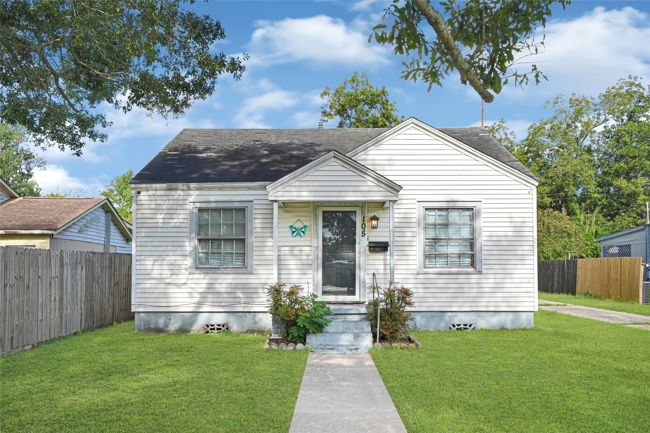 Listing photo 1