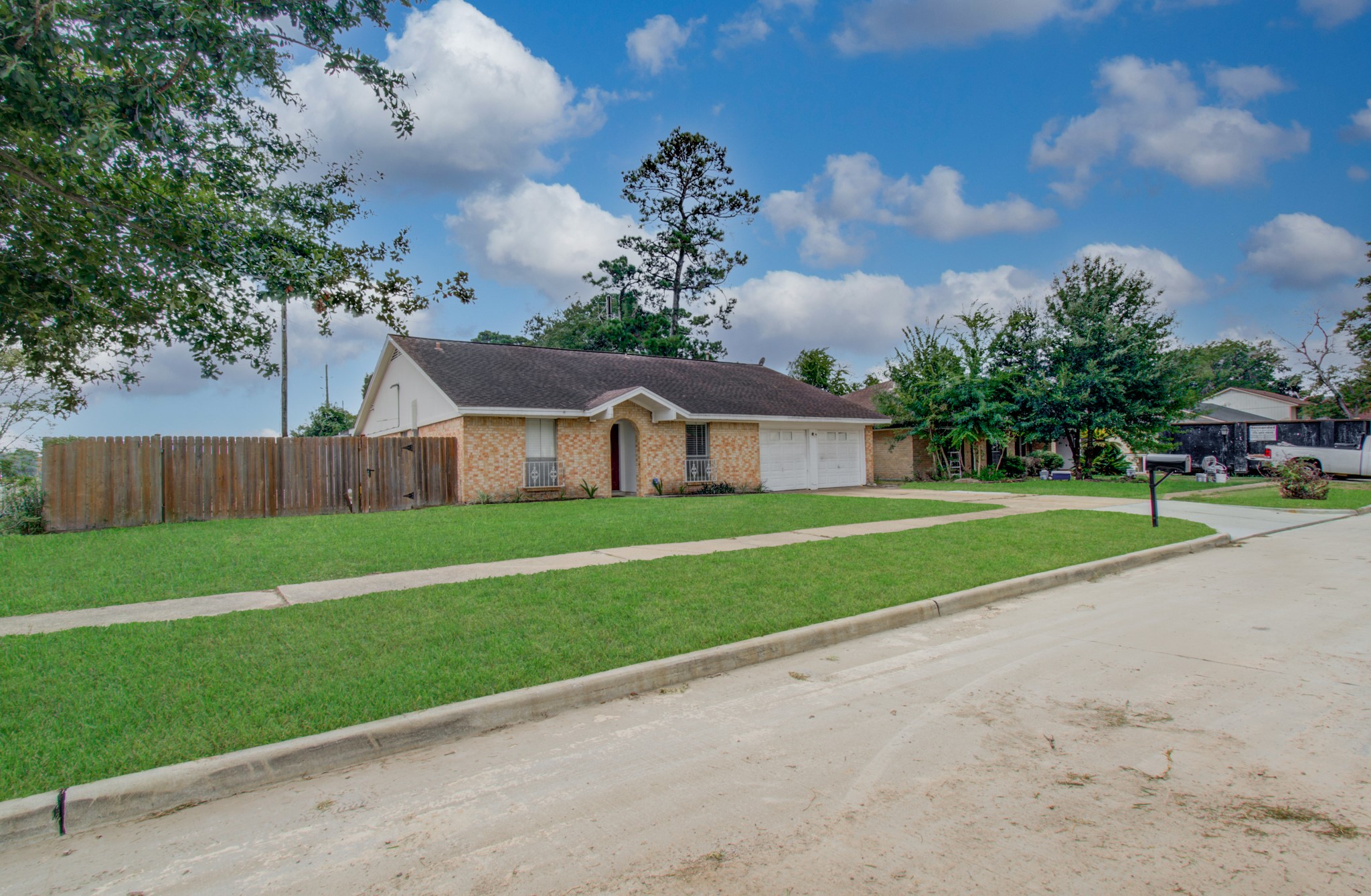 Listing photo 1