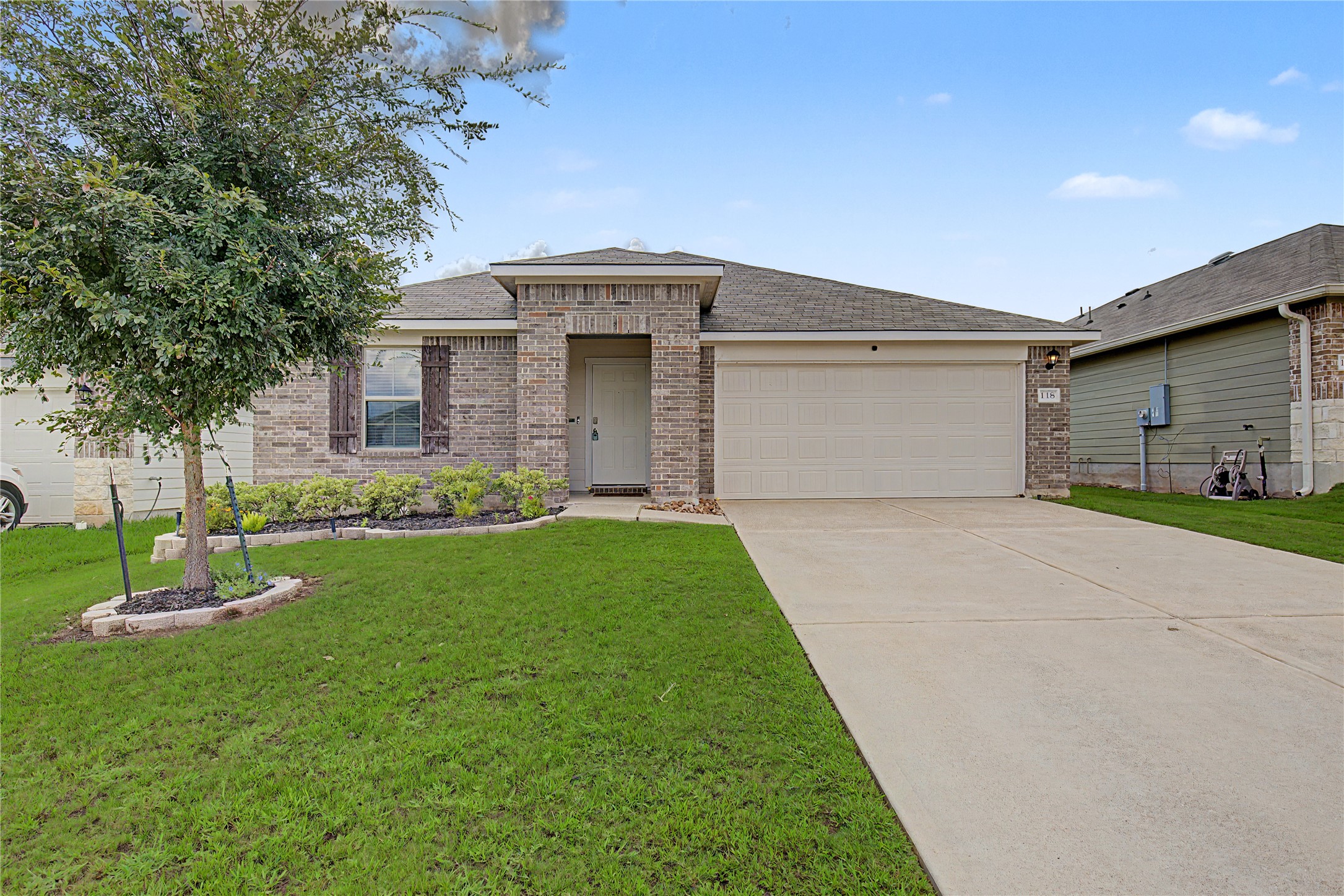 Listing photo 1