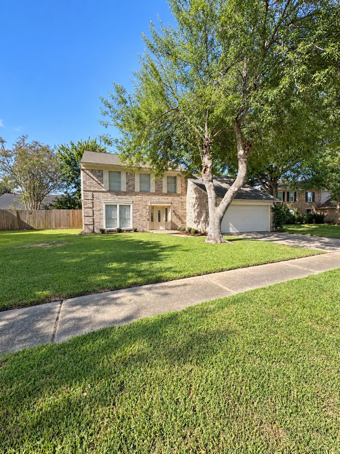Listing photo 2