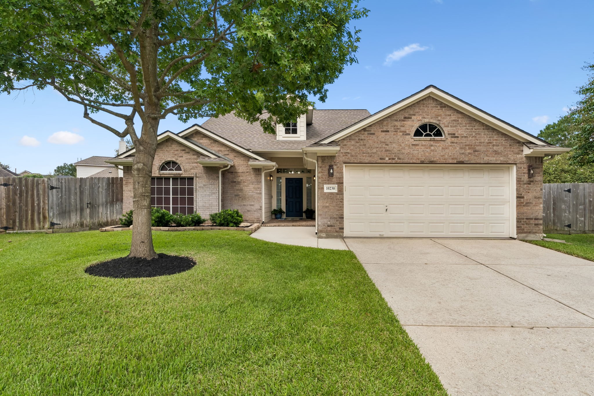 Listing photo 1