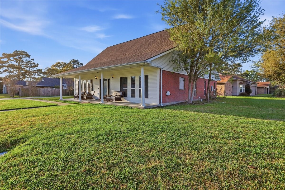 Listing photo 3