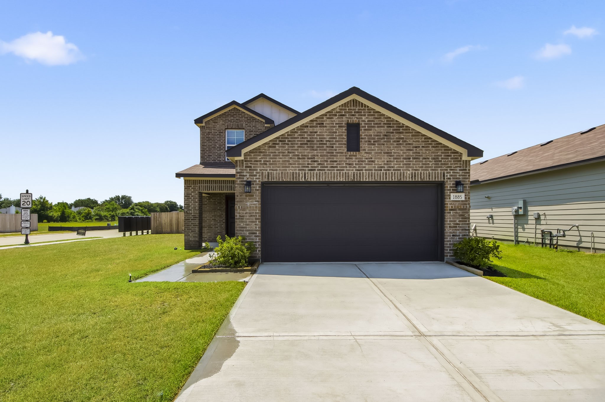 Listing photo 1