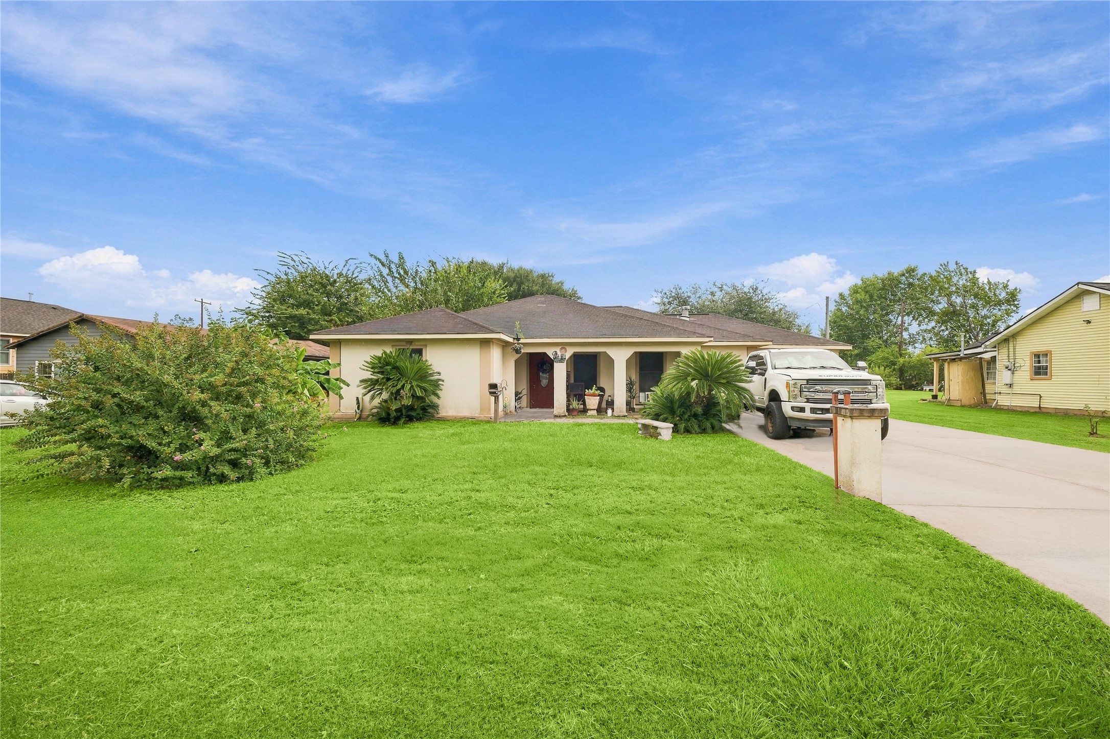 Listing photo 1