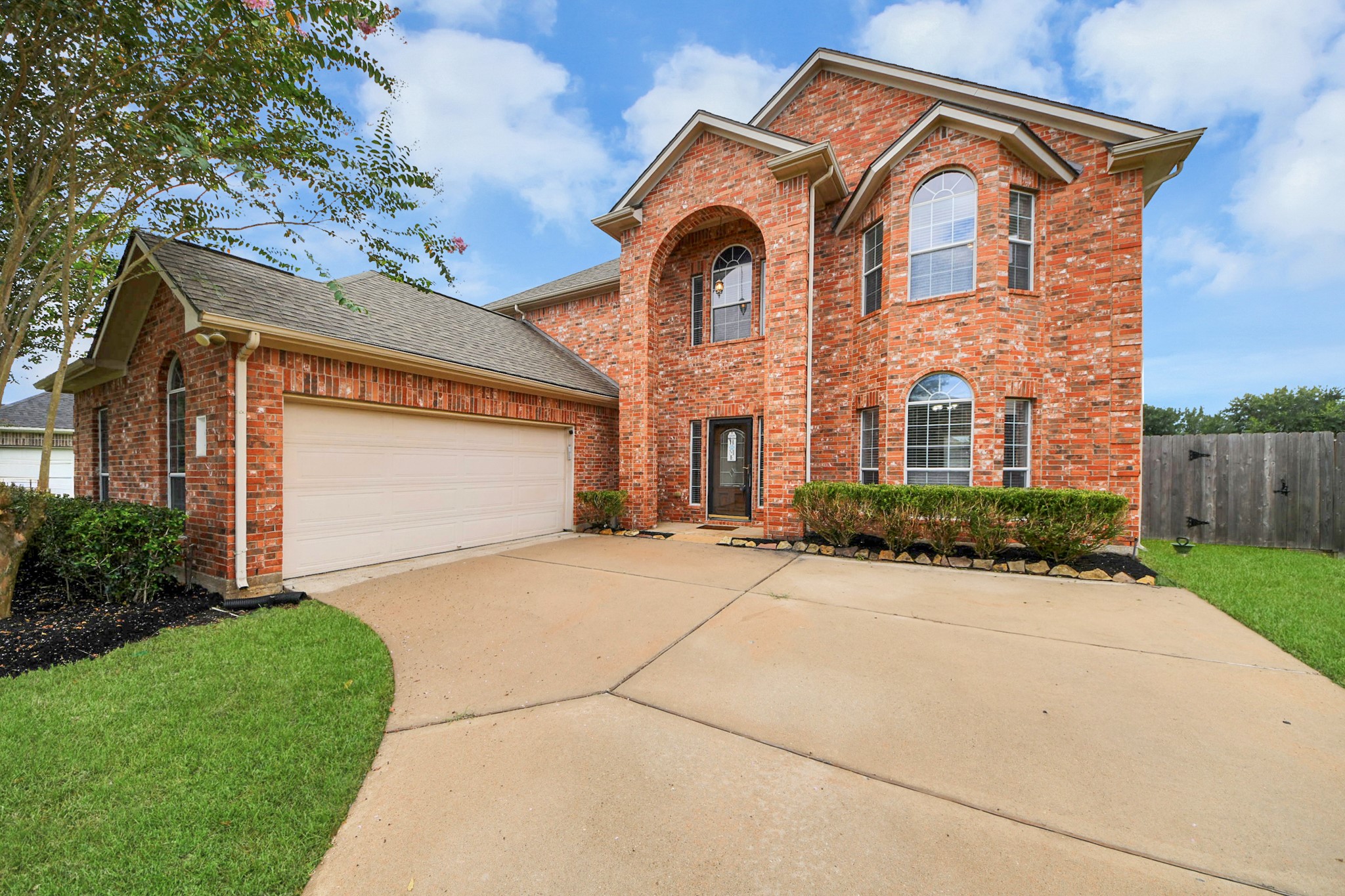 Listing photo 1