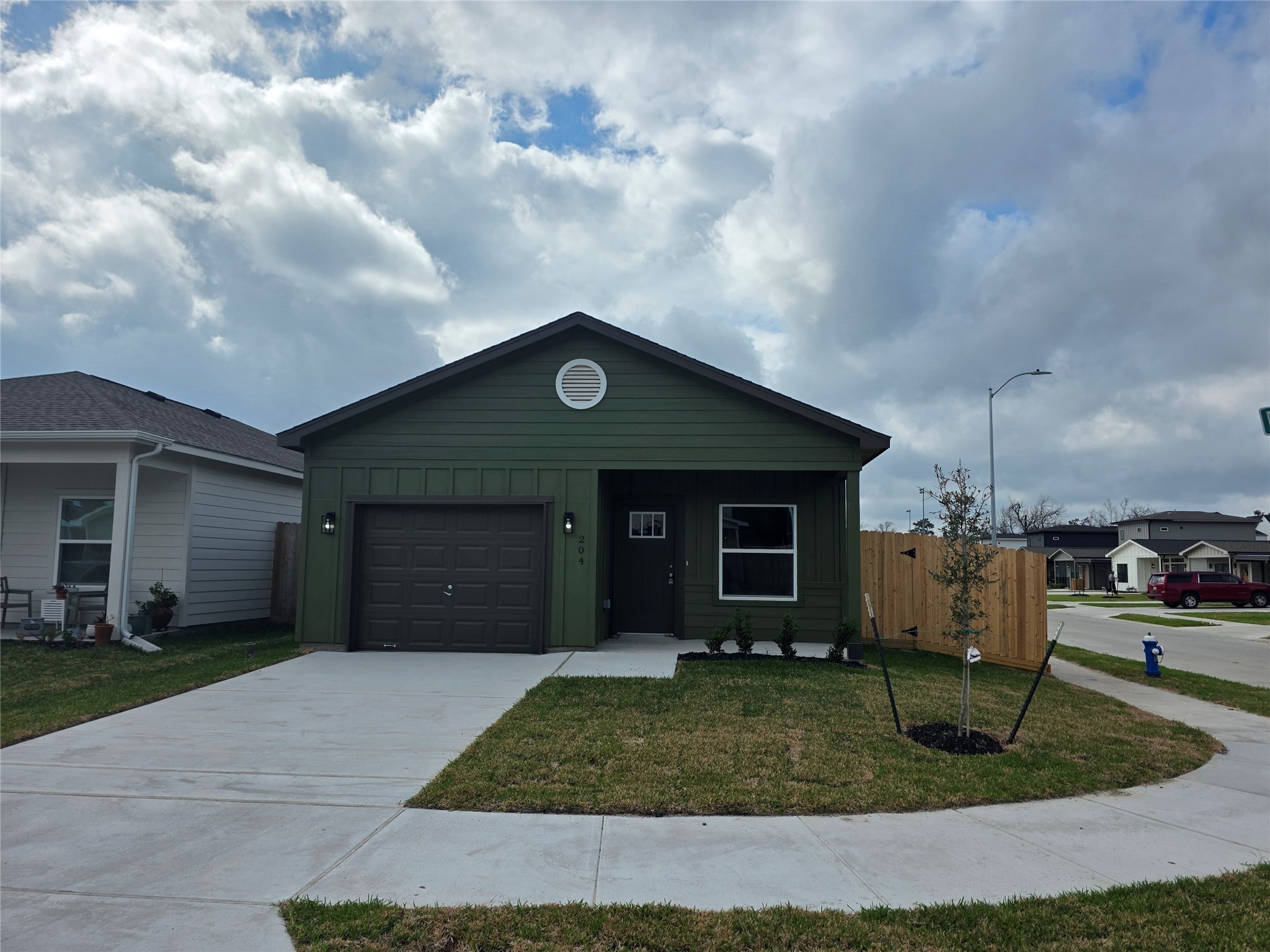 Listing photo 1