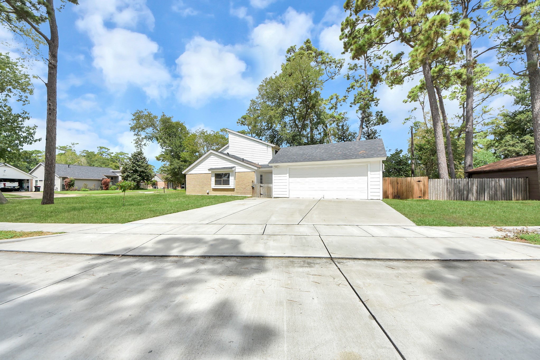 Listing photo 2