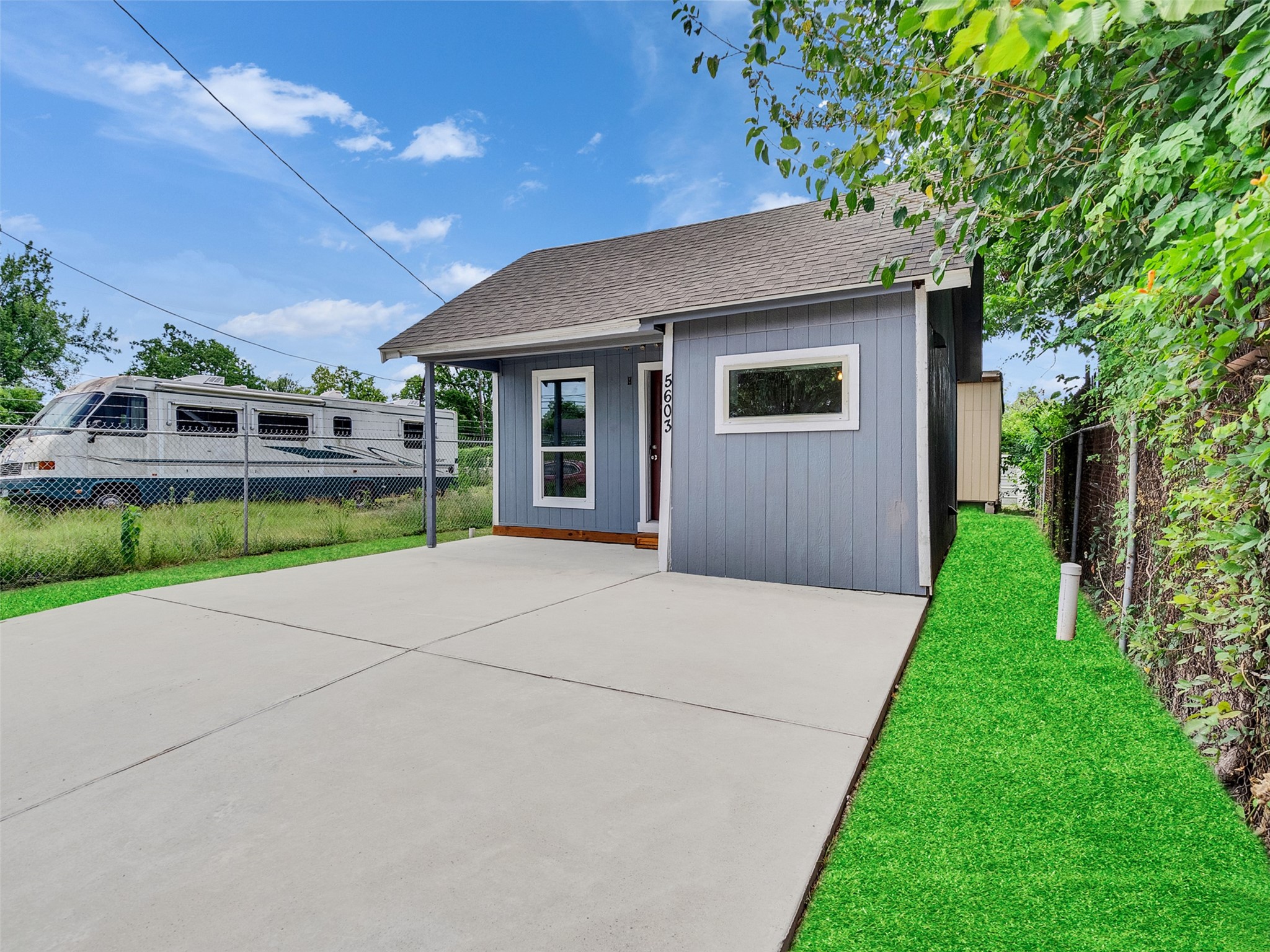 Listing photo 1