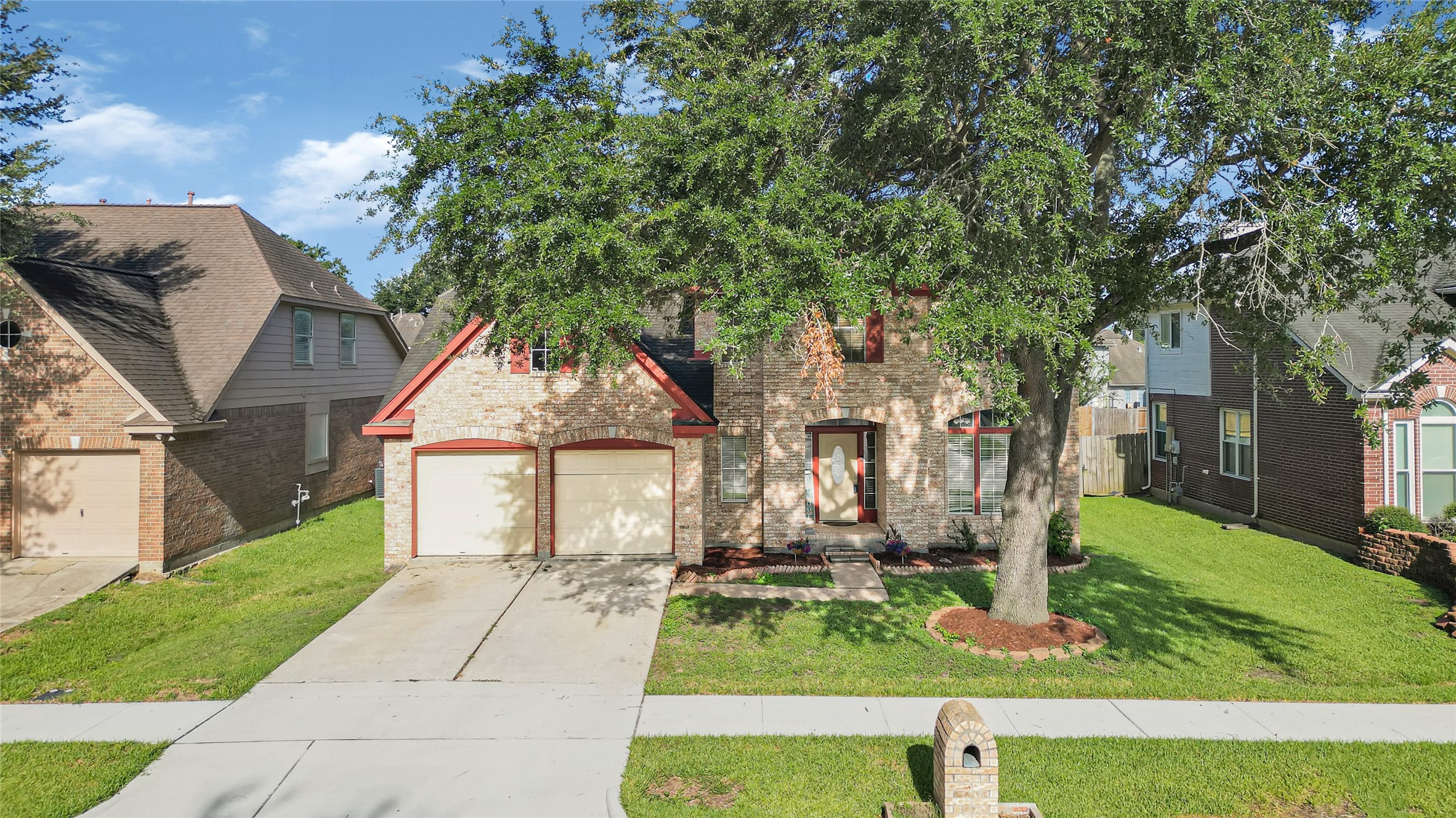 Listing photo 2