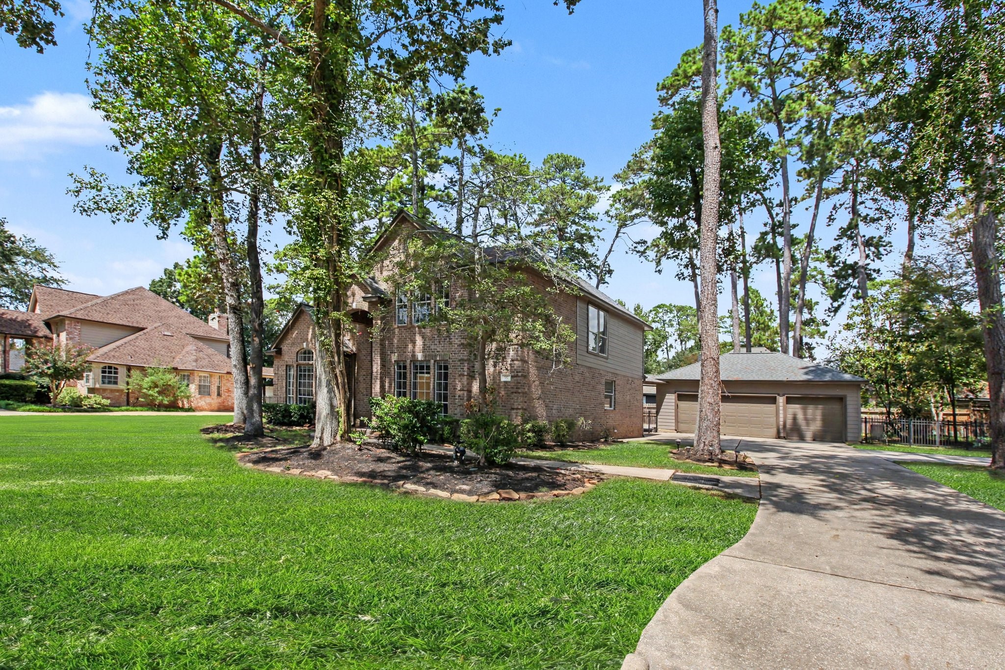 Listing photo 3