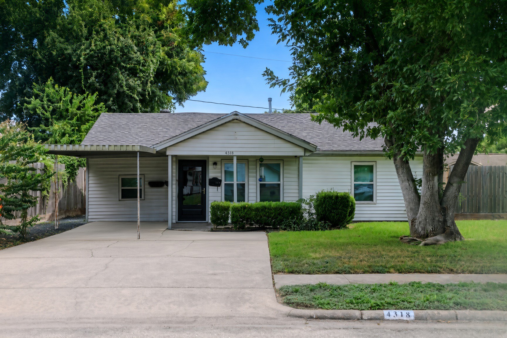 Listing photo 1