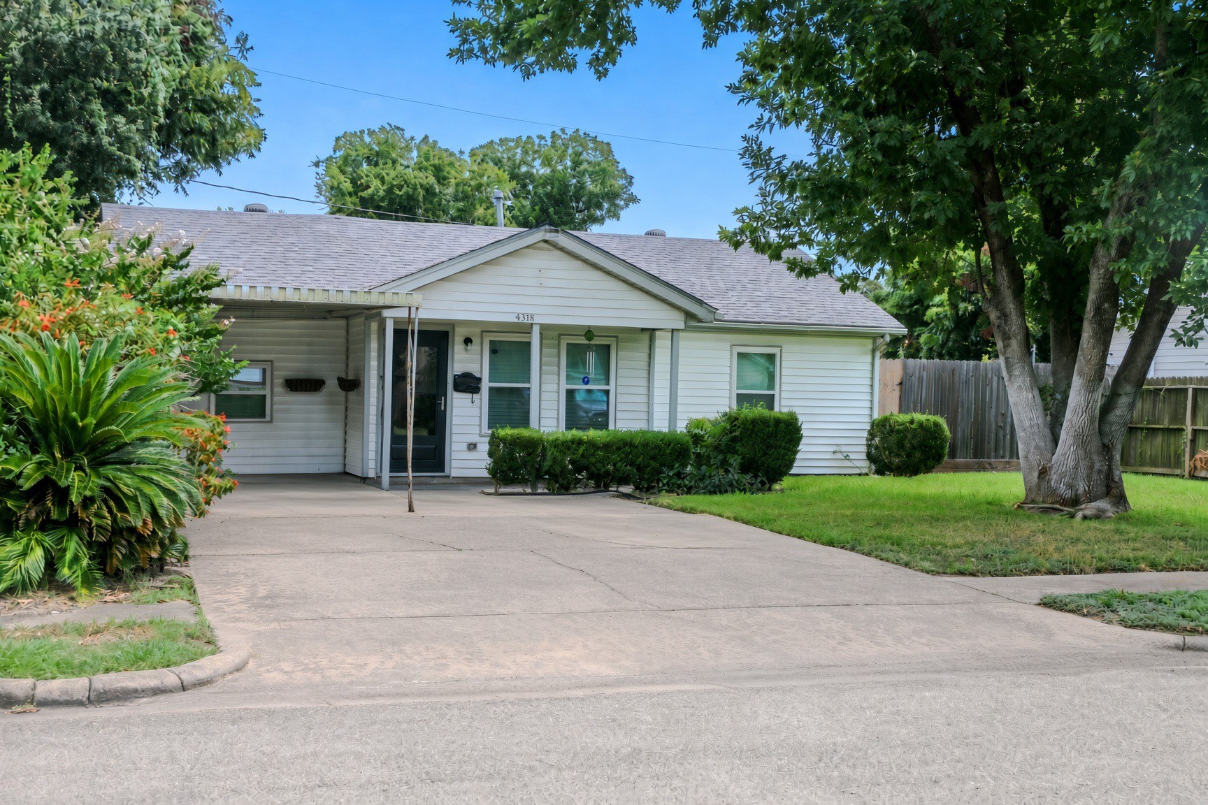 Listing photo 1