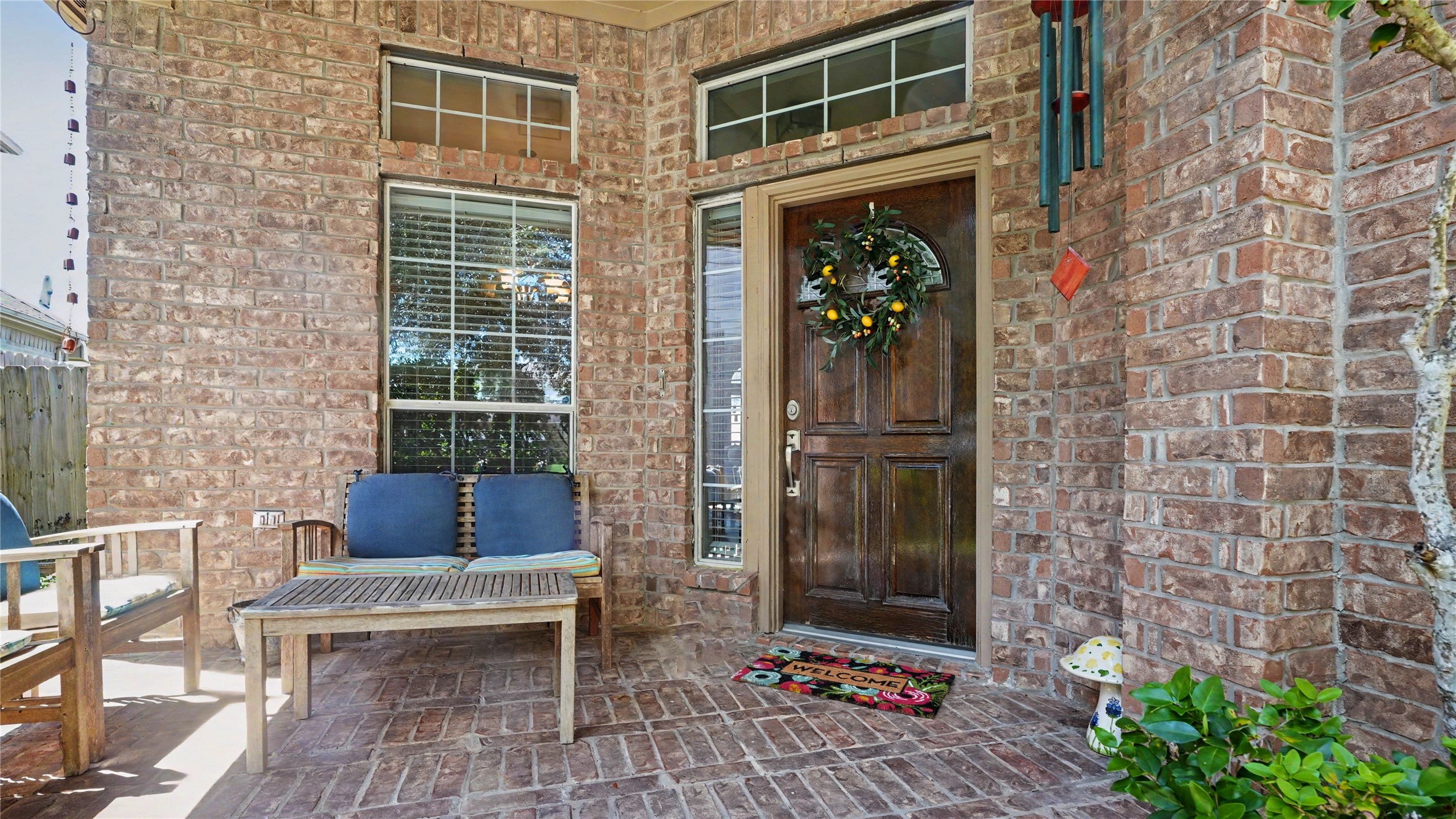 Listing photo 2