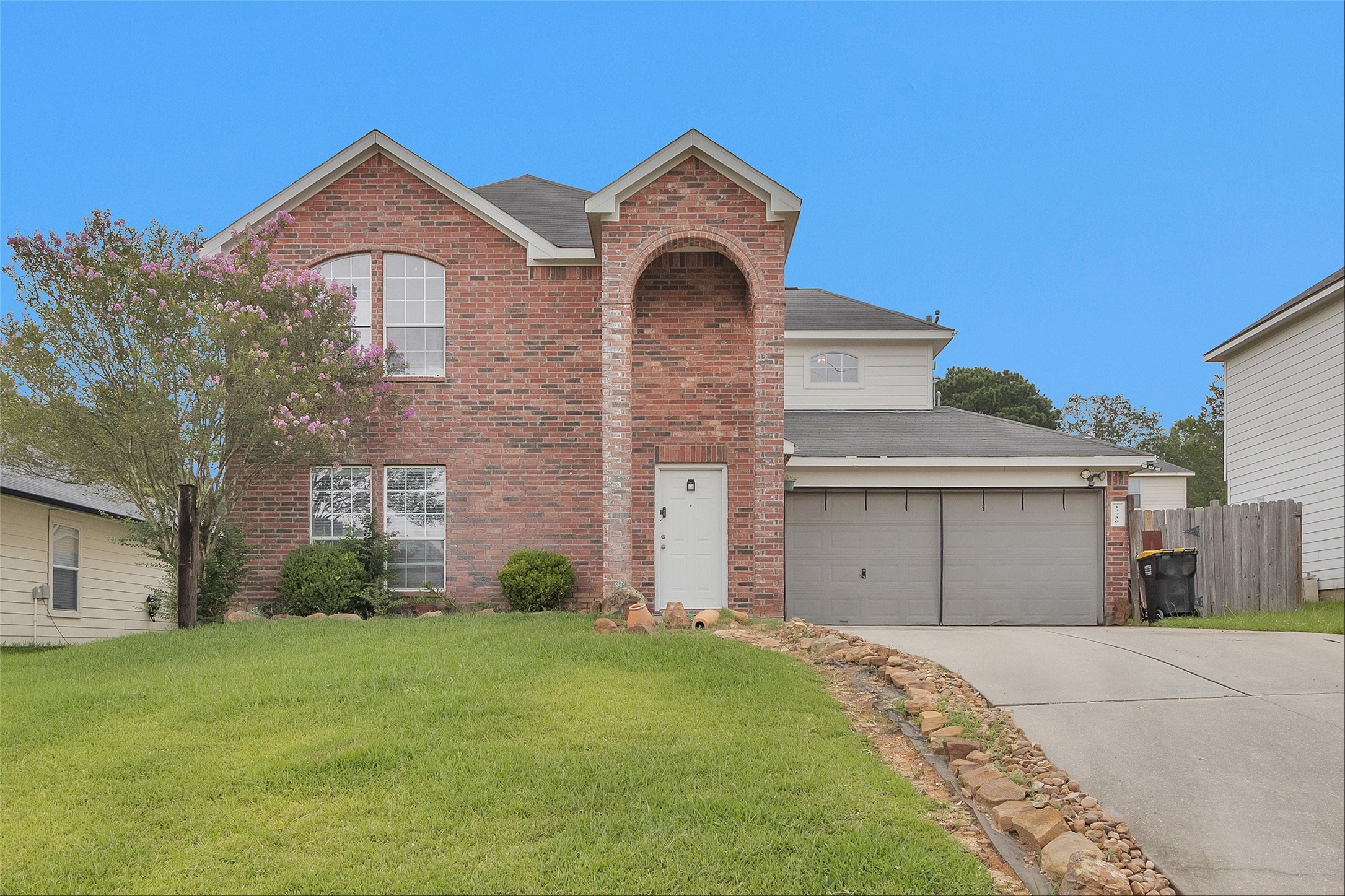 Listing photo 1