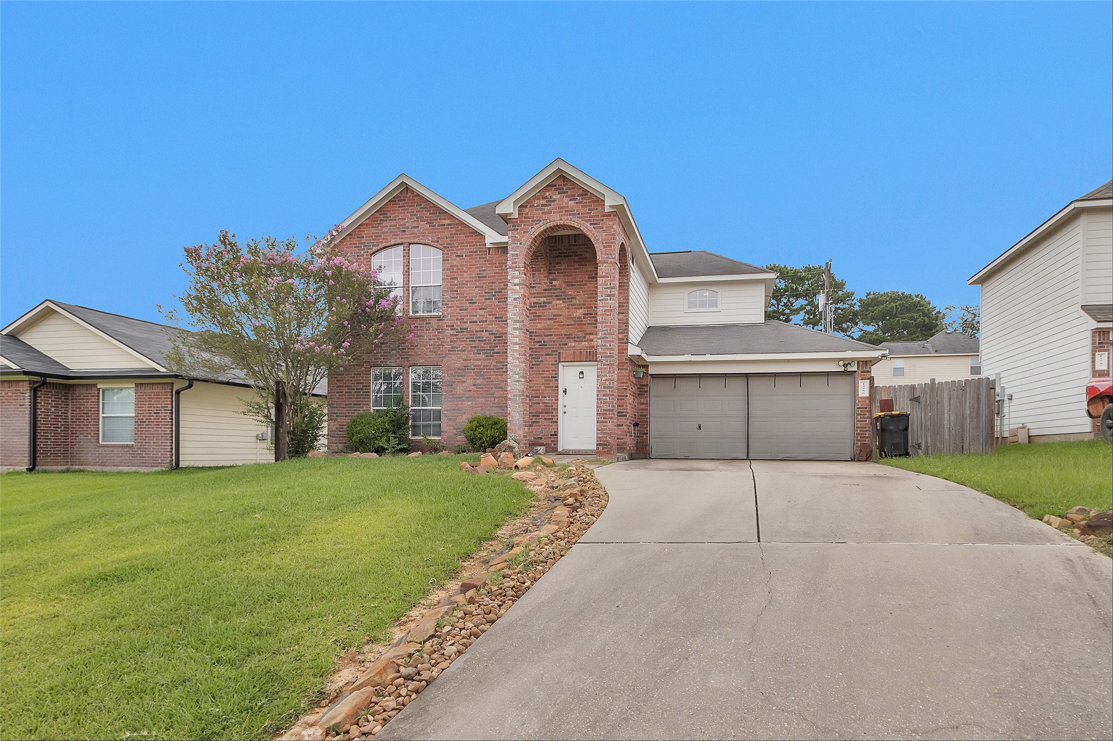 Listing photo 2