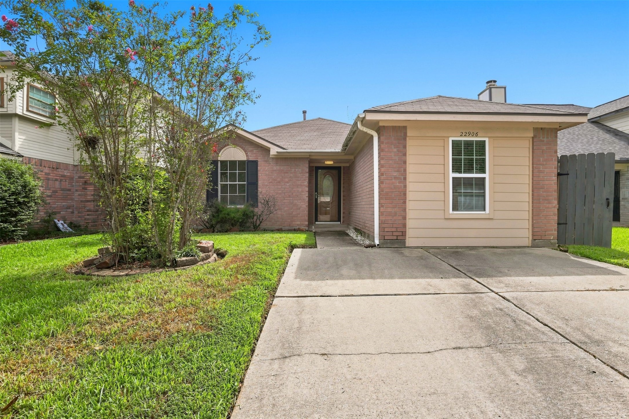 Listing photo 1