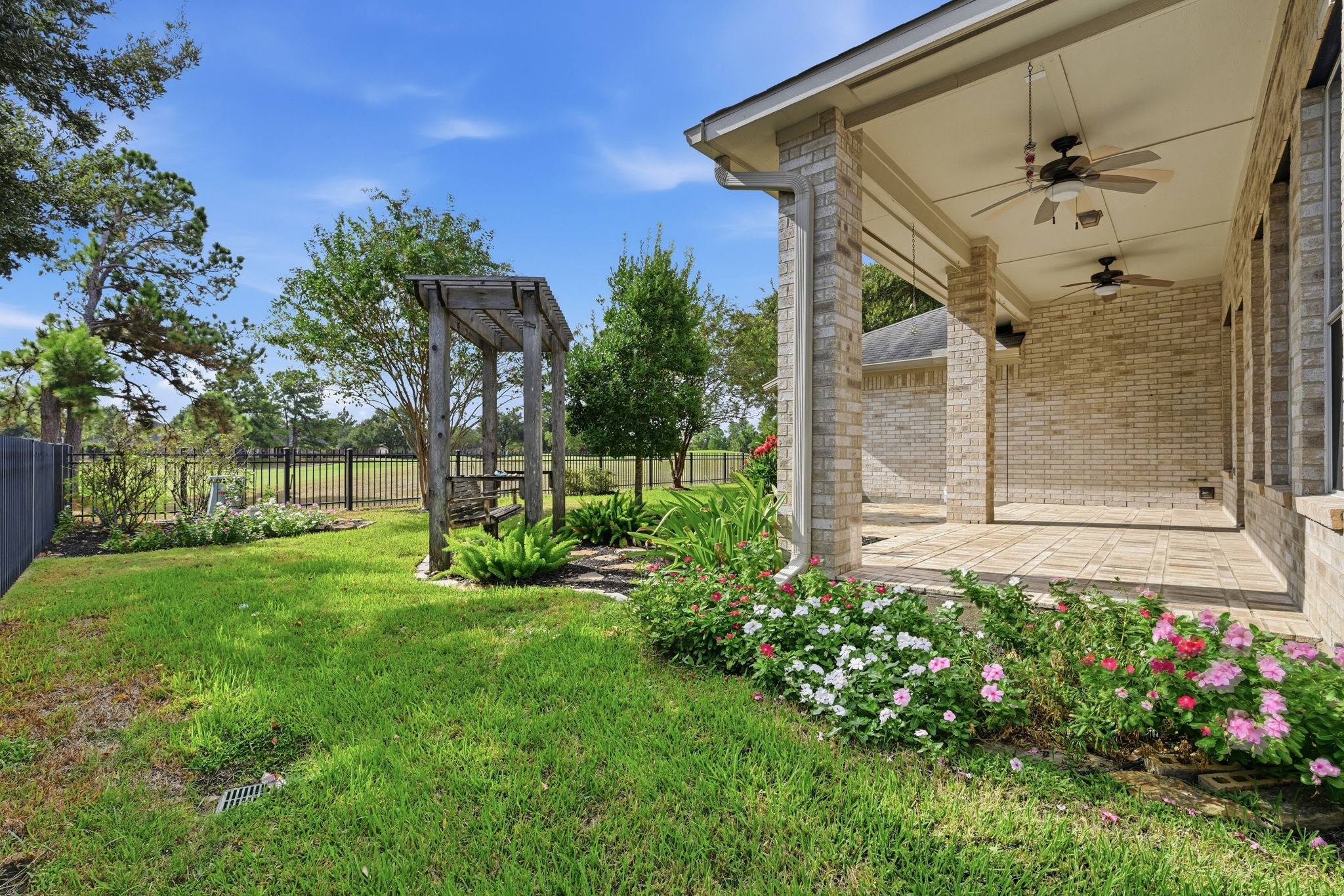 1126 Chelshurst Way