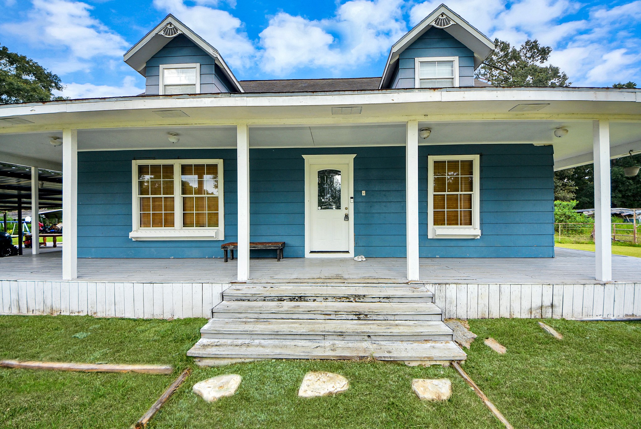 Listing photo 2