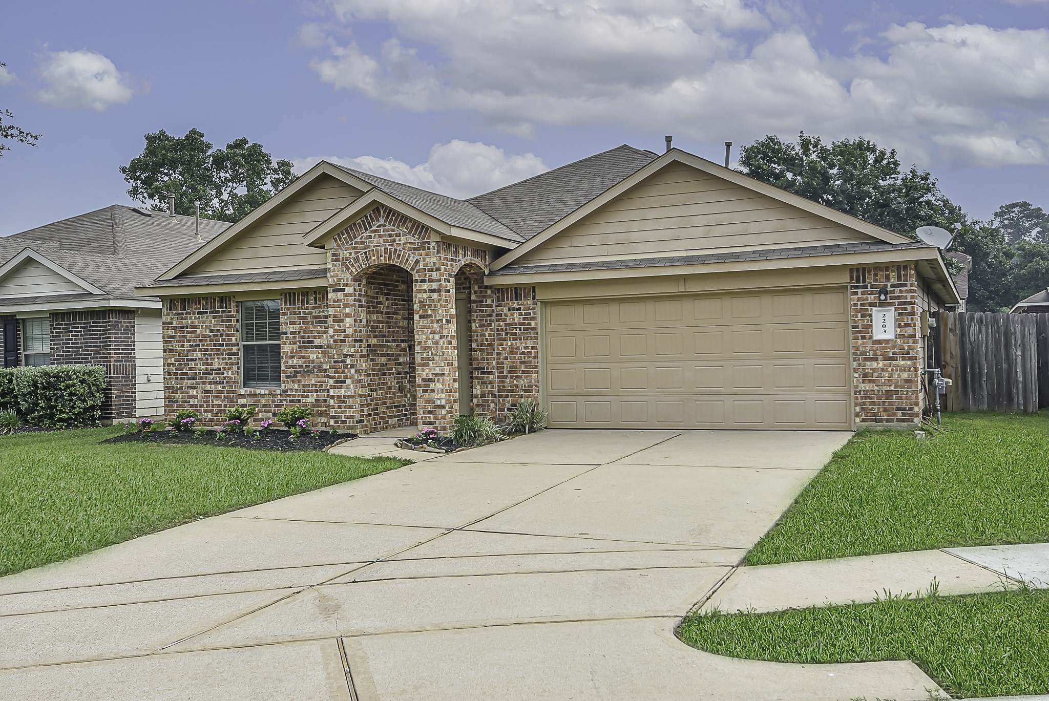 Listing photo 1