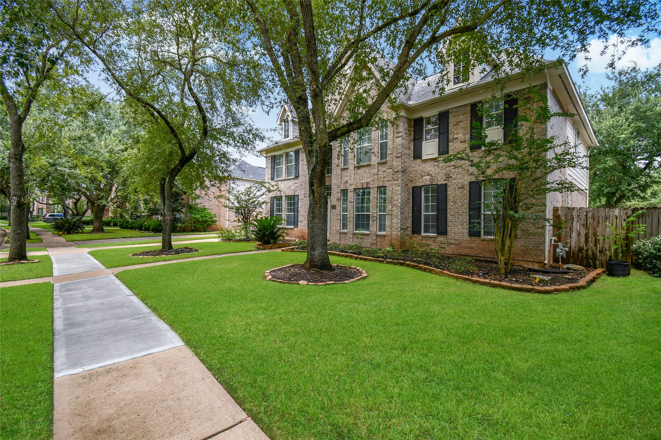 Listing photo 4