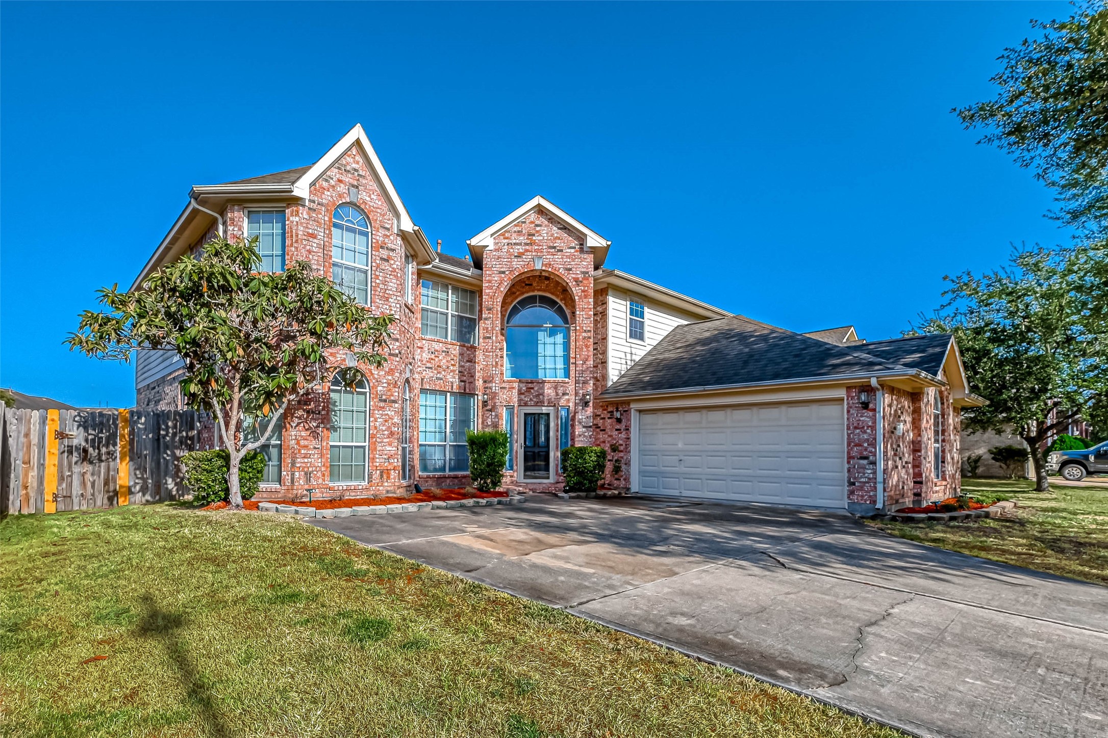 Listing photo 1