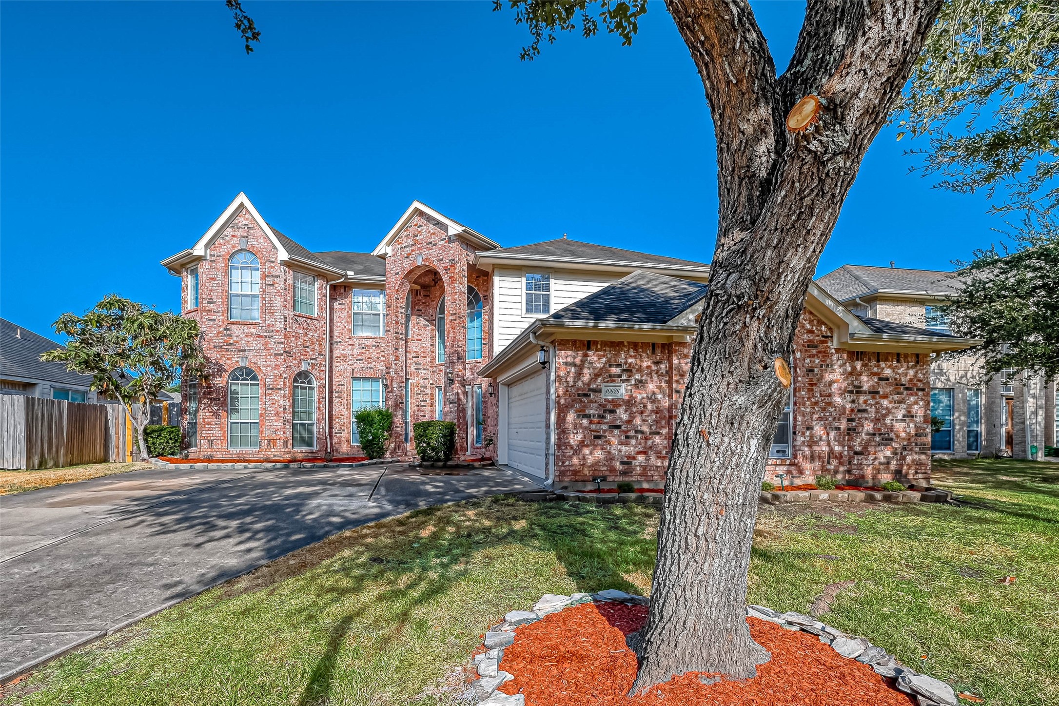Listing photo 2