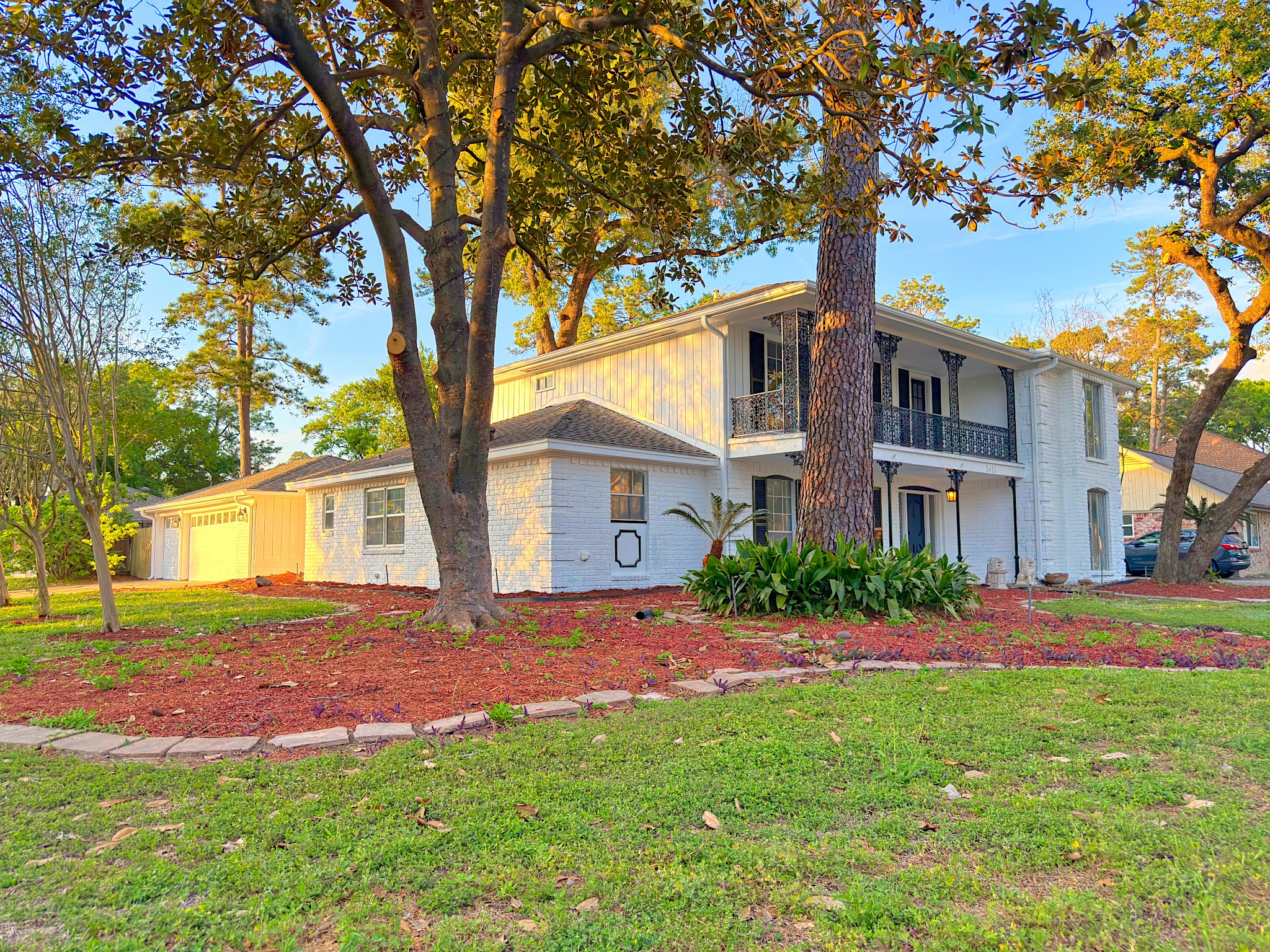 Listing photo 2
