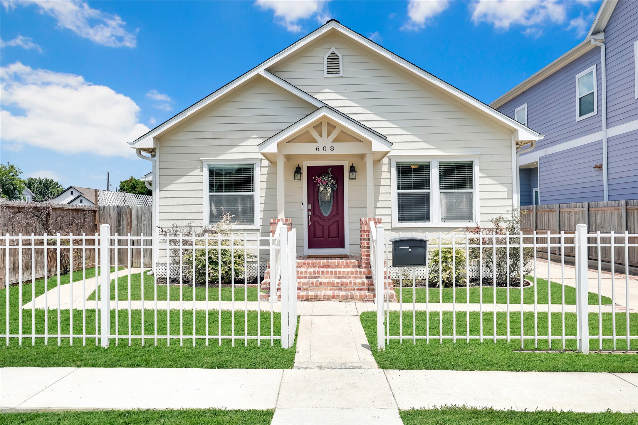Listing photo 1