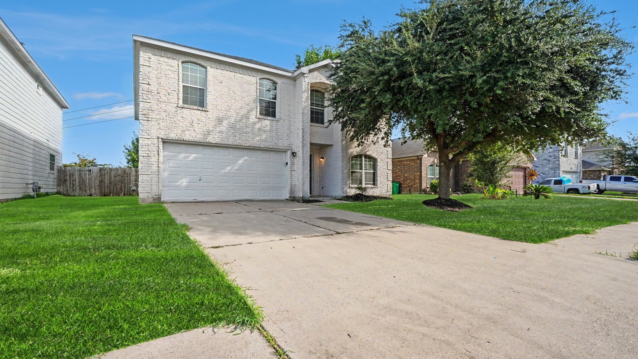 Listing photo 2