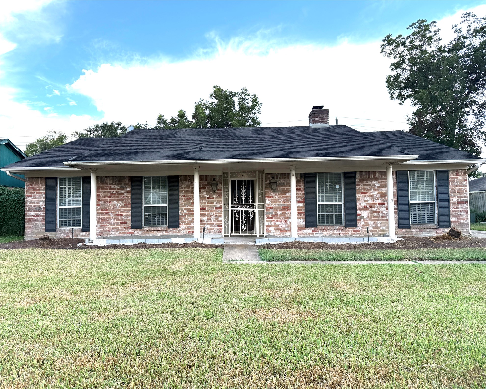 Listing photo 1