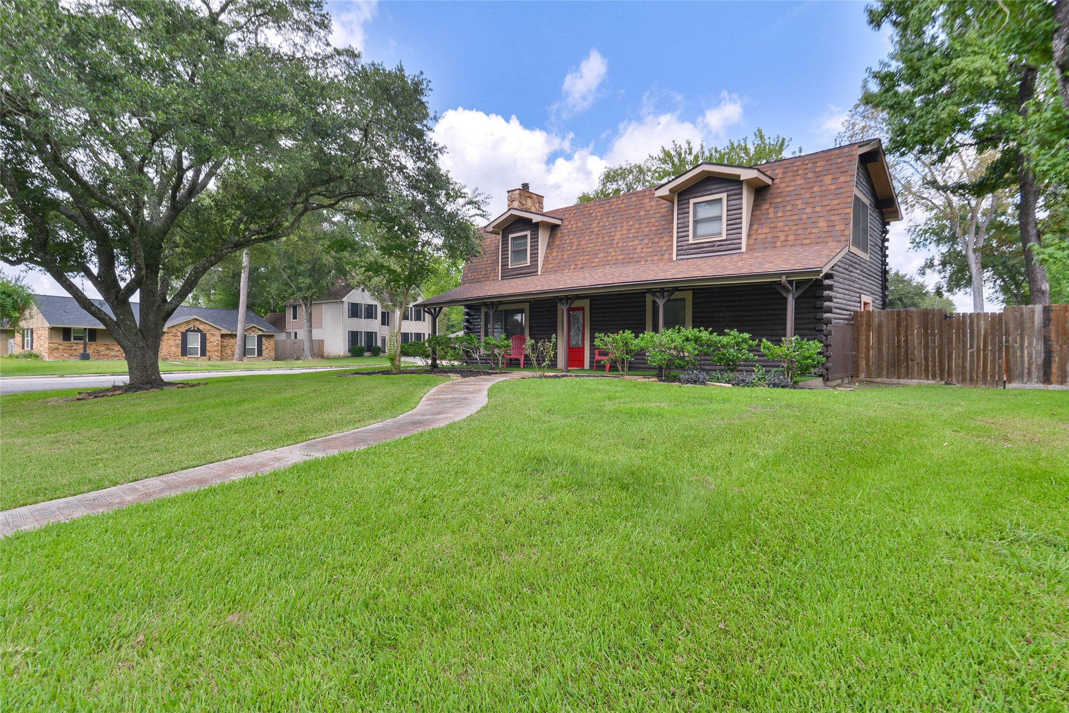 Listing photo 3