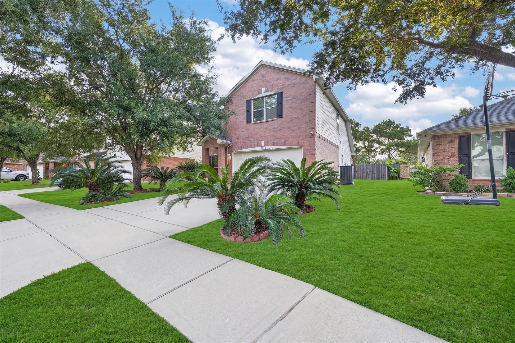 Listing photo 4