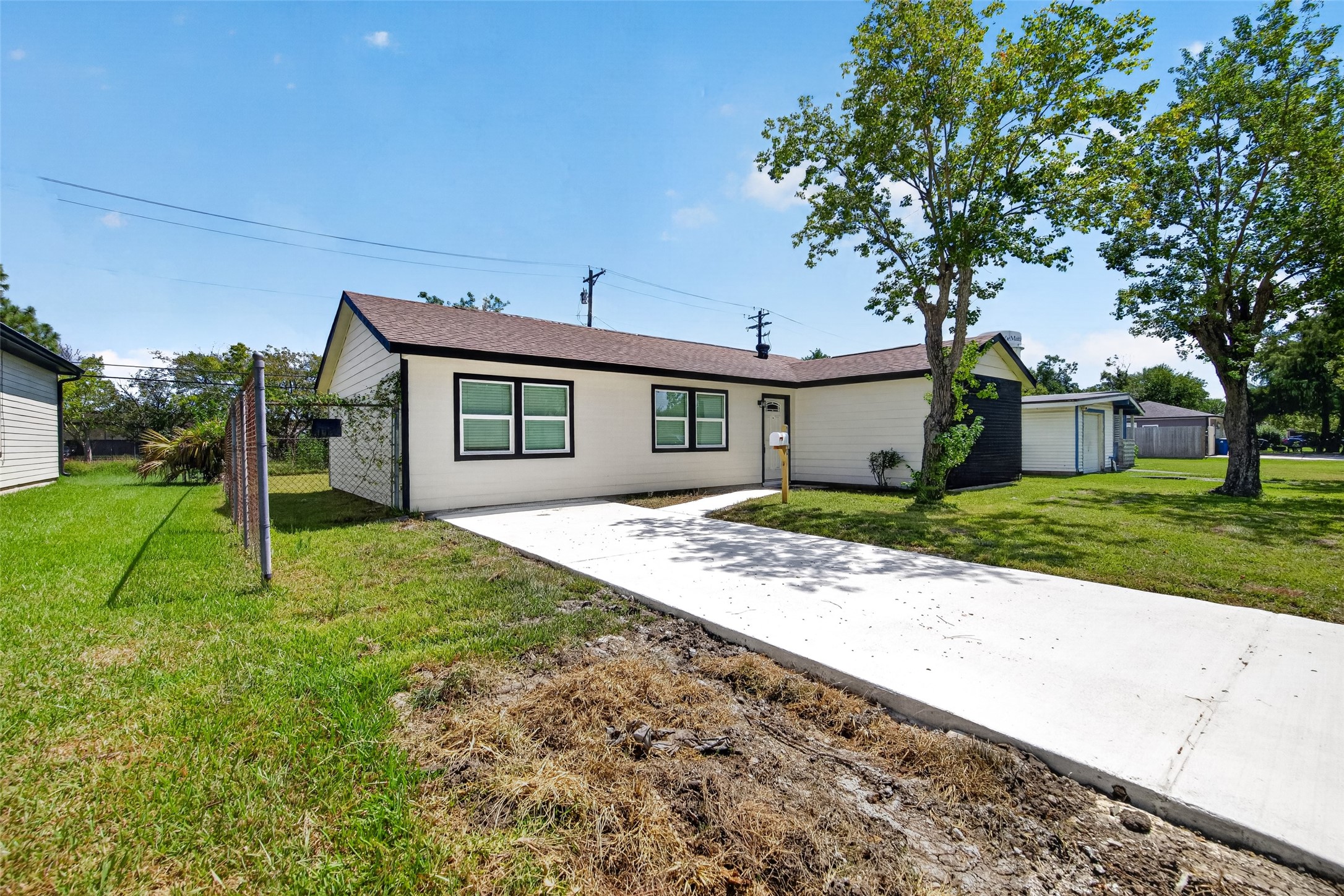 Listing photo 5