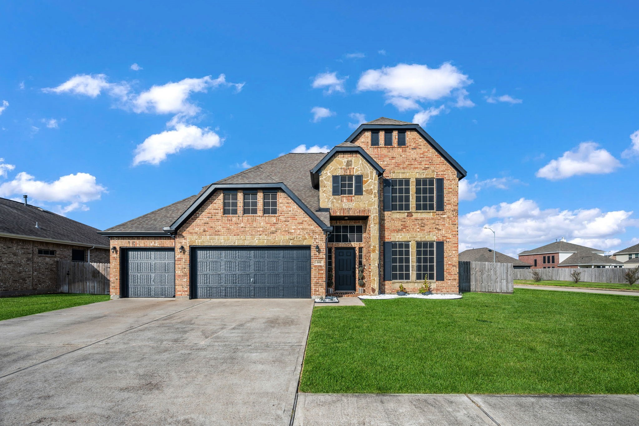 Listing photo 1