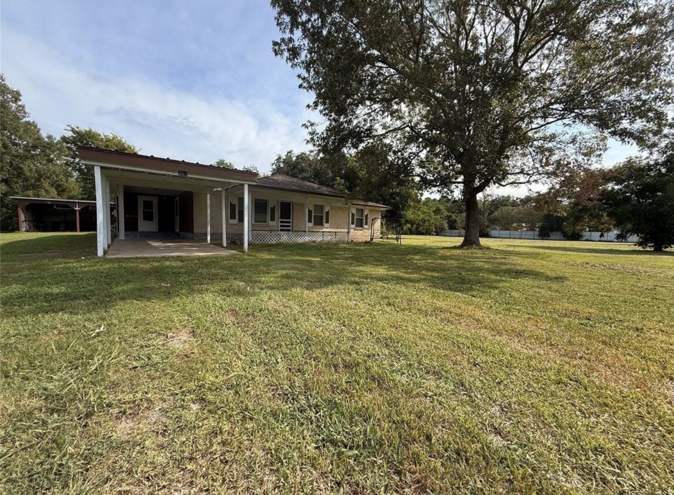 Listing photo 4