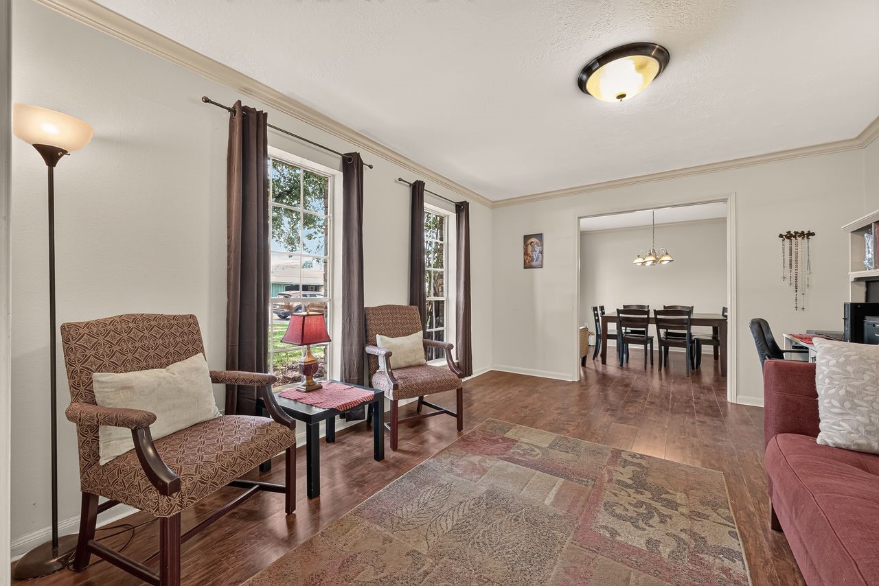 Listing photo 3