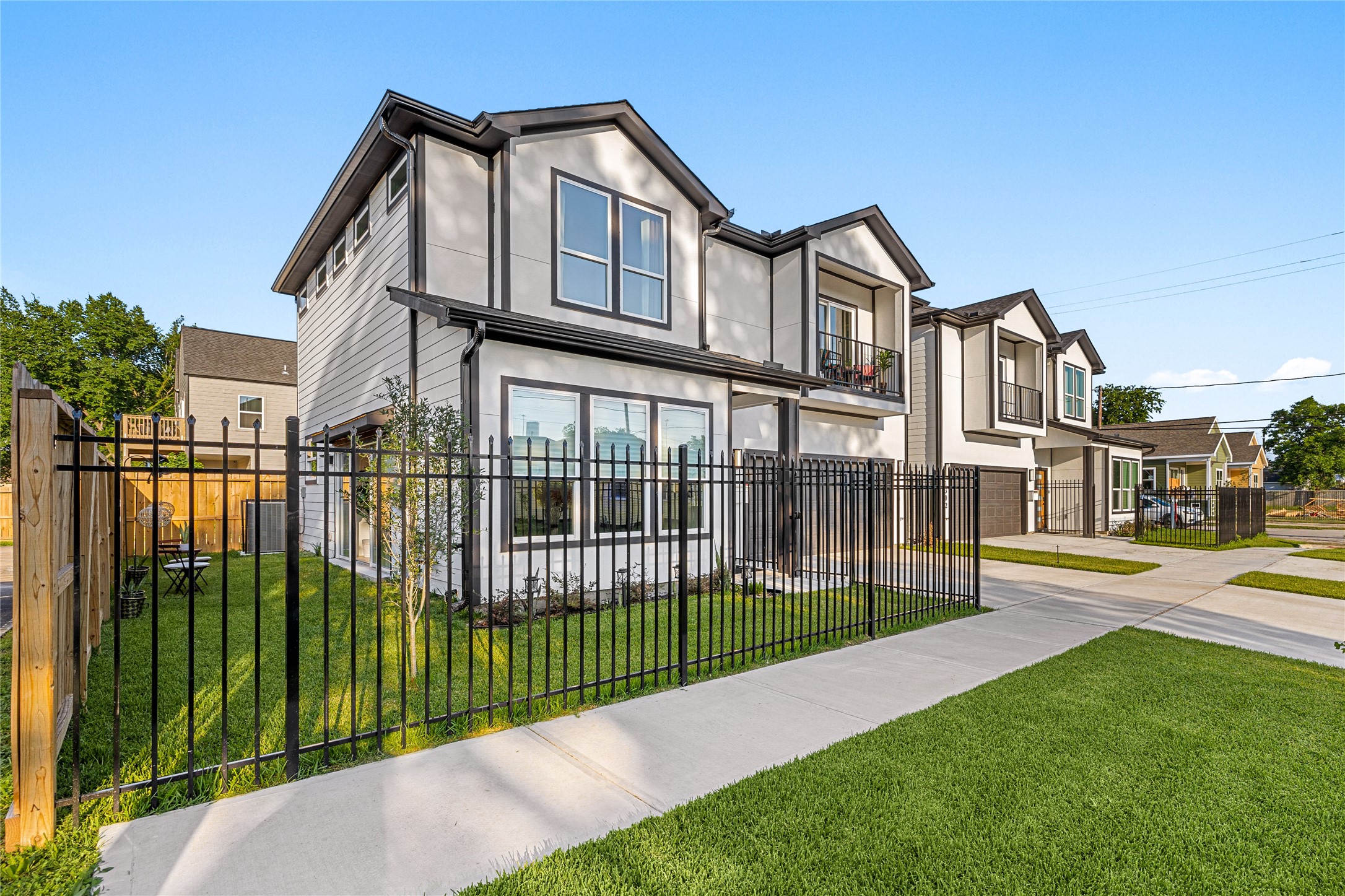 Listing photo 1