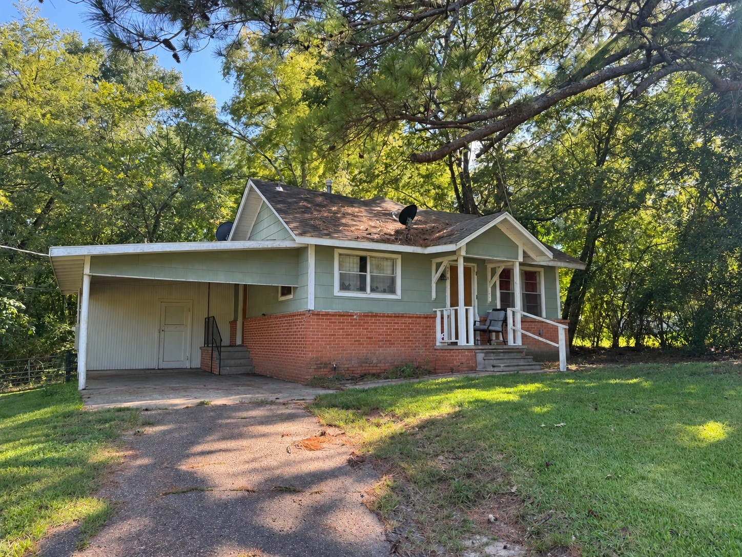 Listing photo 2