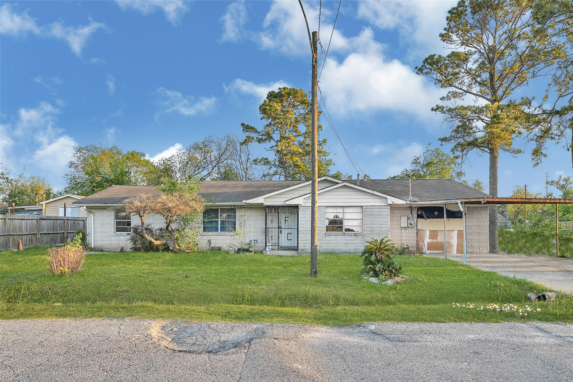 Listing photo 1